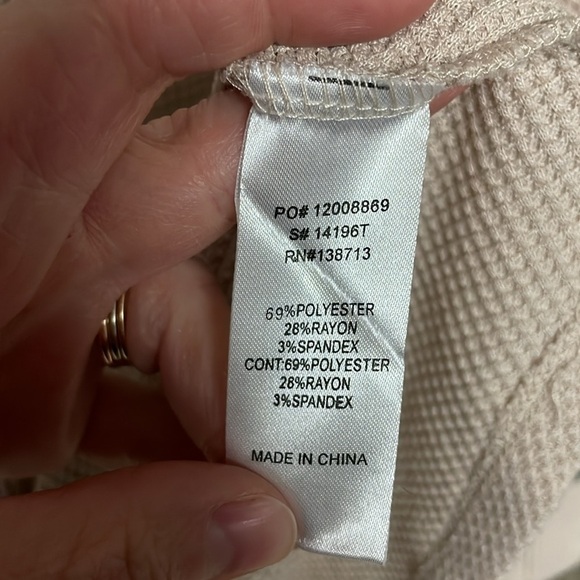 Doe & Rae size large green and cream color hooded waffle knit long sleeve top - Picture 4 of 7